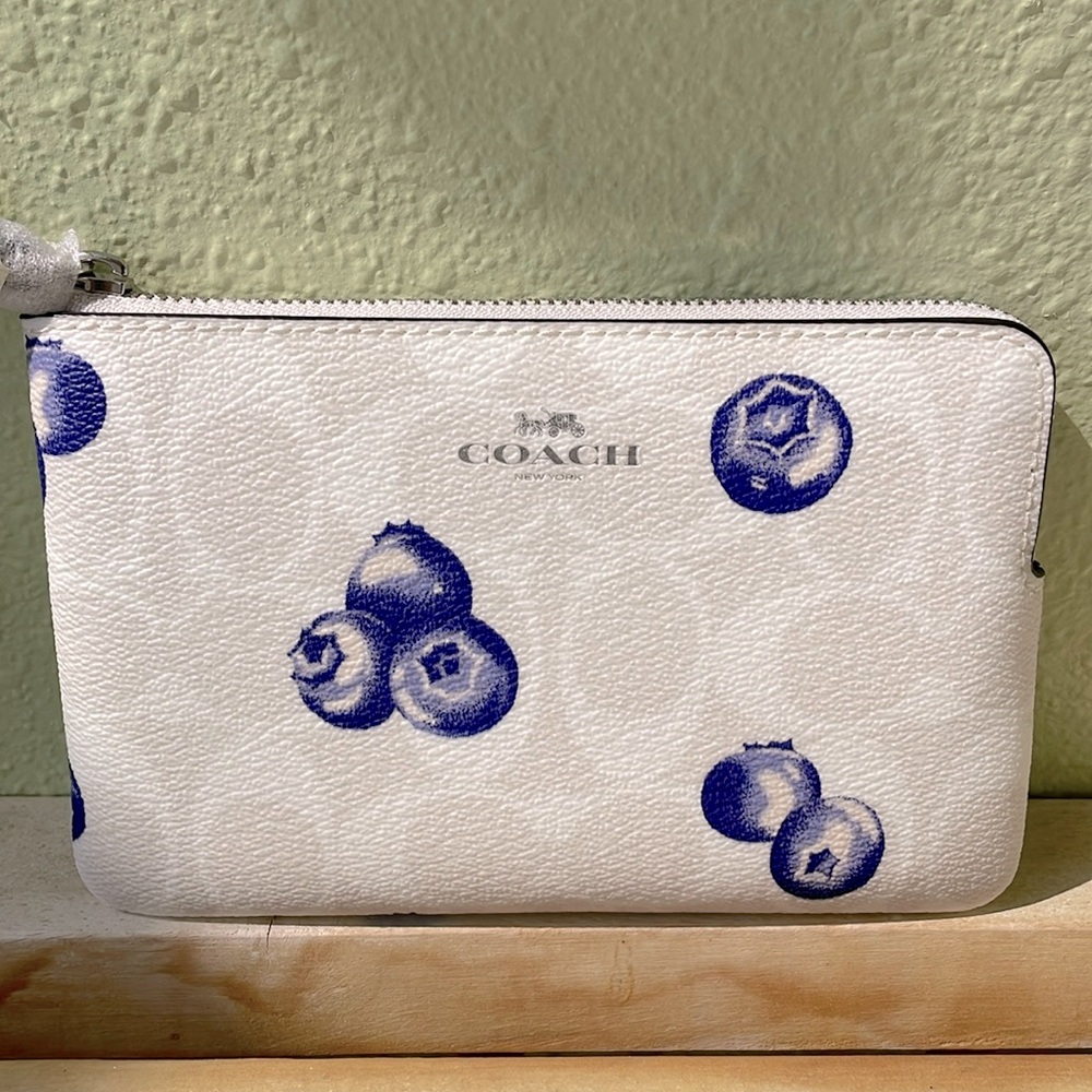 Coach Signature RARE, Pebbled Canvas with BLUEBERRIES Print Wristlet